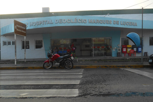 Foto da fachada do Hospital Regional Deoclécio Marques de Lucena